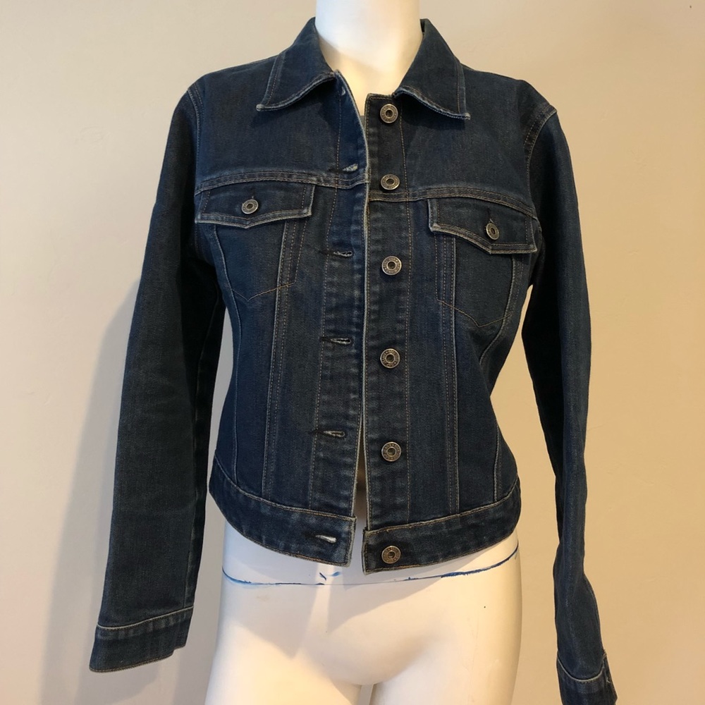 Gap denim jacket size small like new